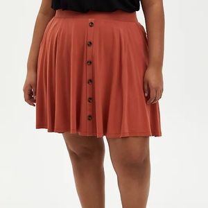 NWT Torrid 2 Brick Red Button Front Mini Skirt